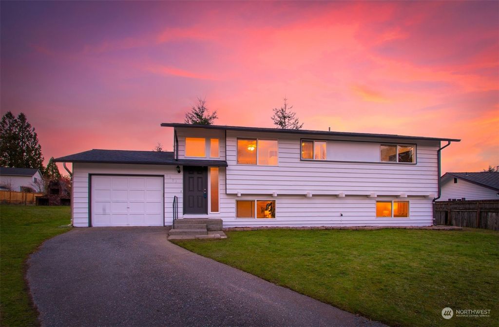 Photo of 1603 71st Place SE, Everett, WA 98203 (MLS # 2043781)