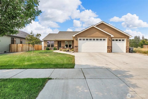 Photo of 3440 W Blue Heron Lane, Moses Lake, WA 98837 (MLS # 2565961)