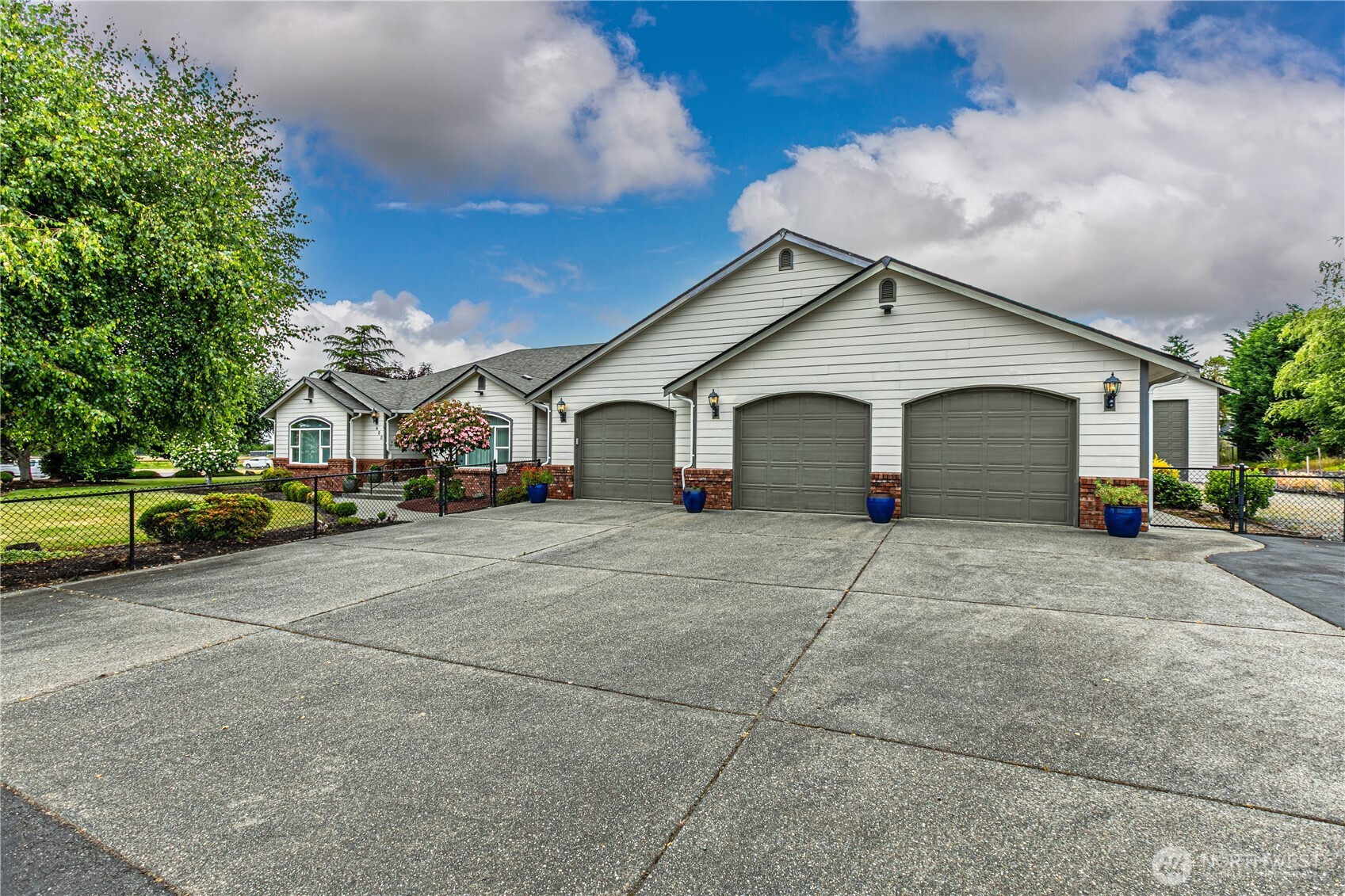 400 Cessna Court E