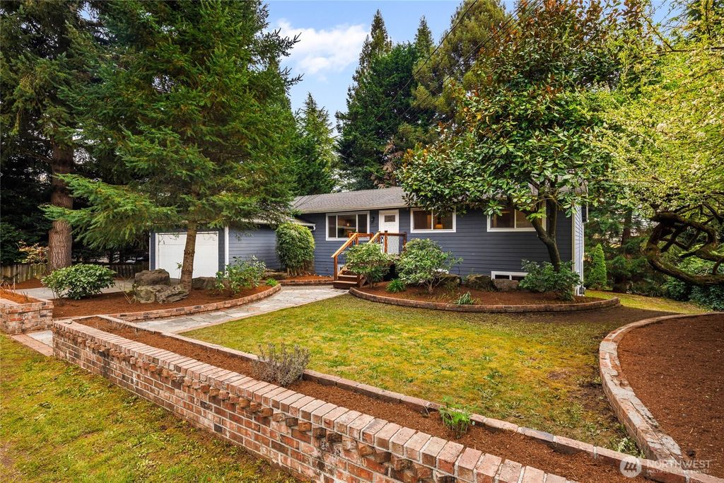 Photo of 5839 NE 197th Street, Kenmore, WA 98028 (MLS # 2506756)