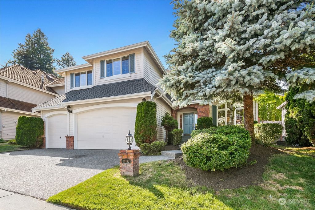 Photo of 19186 NE 43rd Court, Sammamish, WA 98074 (MLS # 2072631)
