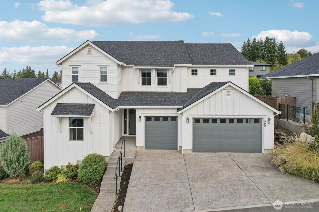 Photo of 990 W Magnolia Loop, Washougal, WA 98671 (MLS # 2443244)