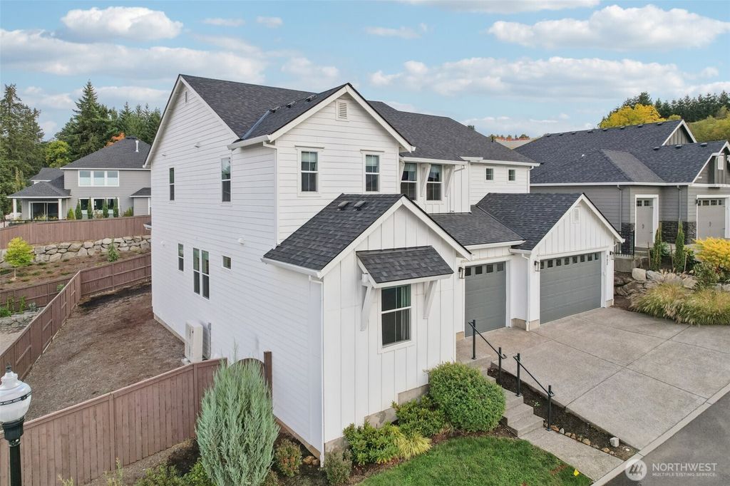 Photo of 990 W Magnolia Loop, Washougal, WA 98671 (MLS # 2443244)