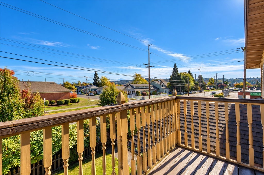 Photo of 412 5th Street SW, Puyallup, WA 98371 (MLS # 2596785)