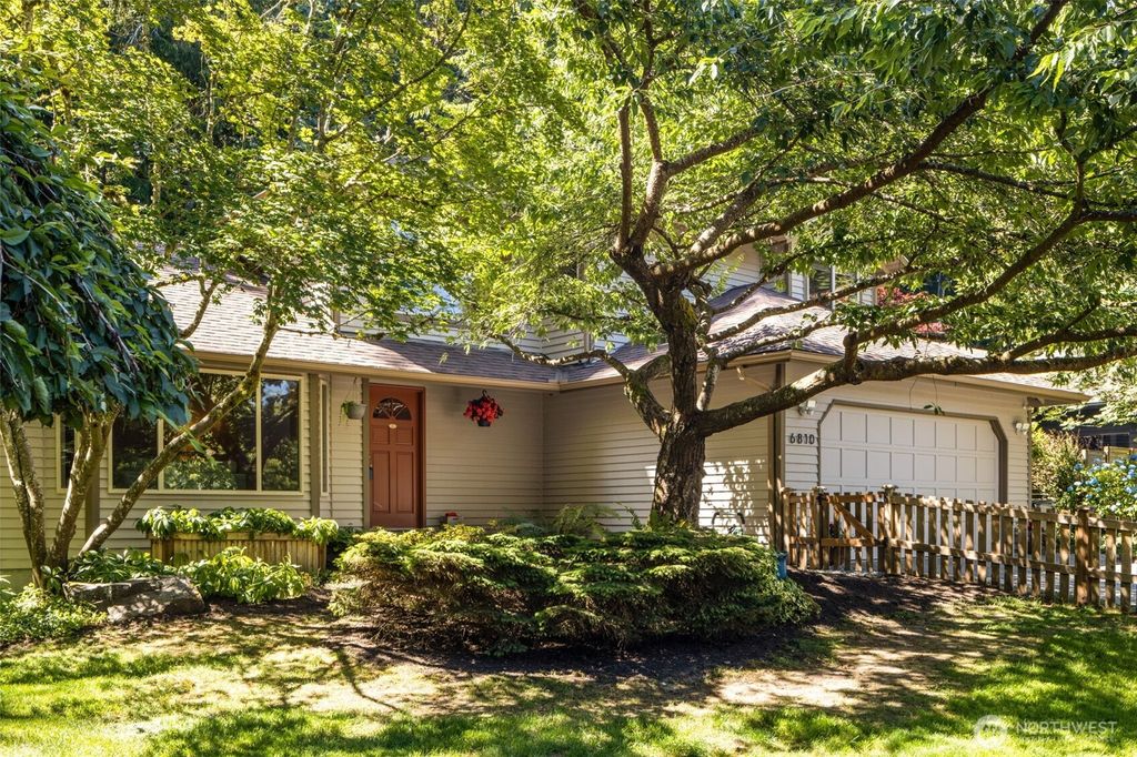 Photo of 6810 168th Street SW, Lynnwood, WA 98037 (MLS # 2407917)