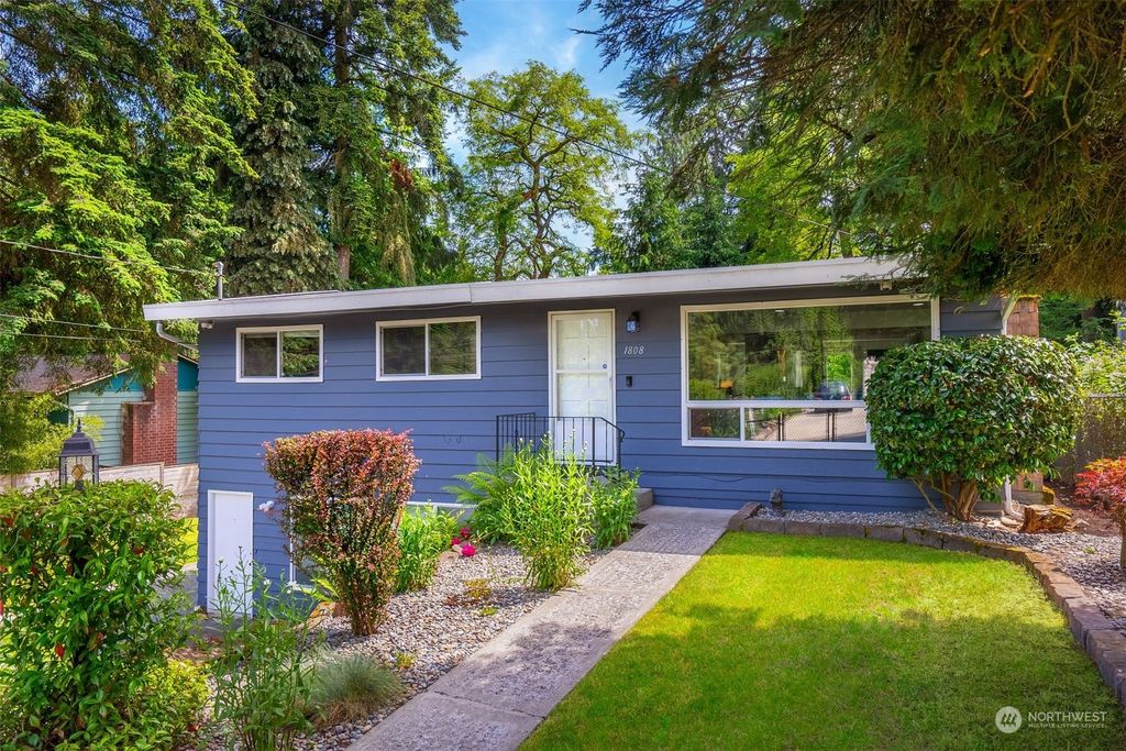Photo of 1808 200th Place SW, Lynnwood, WA 98036 (MLS # 2254235)