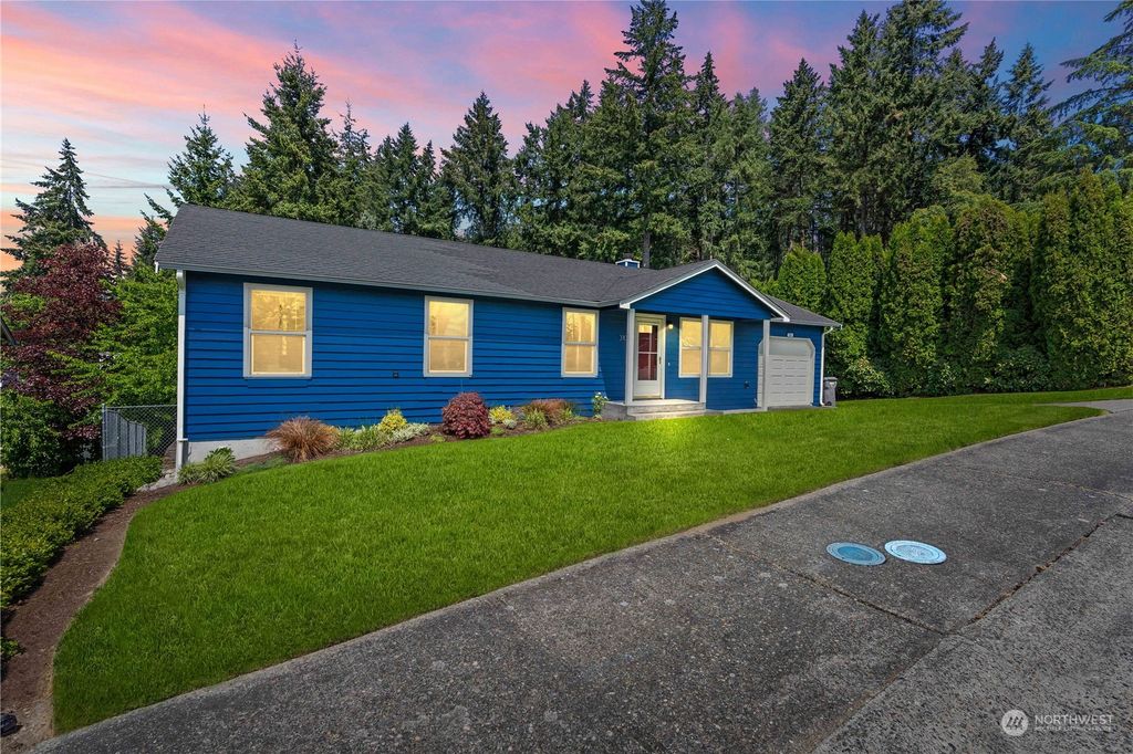 Photo of 310 S 314th Place, Federal Way, WA 98003 (MLS # 2071764)