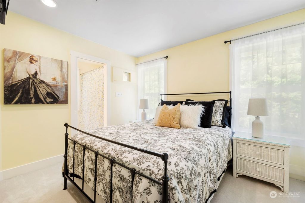 listing image 9366430289201906028