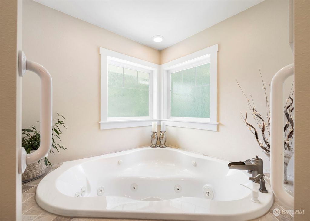 listing image 9369219228505148762