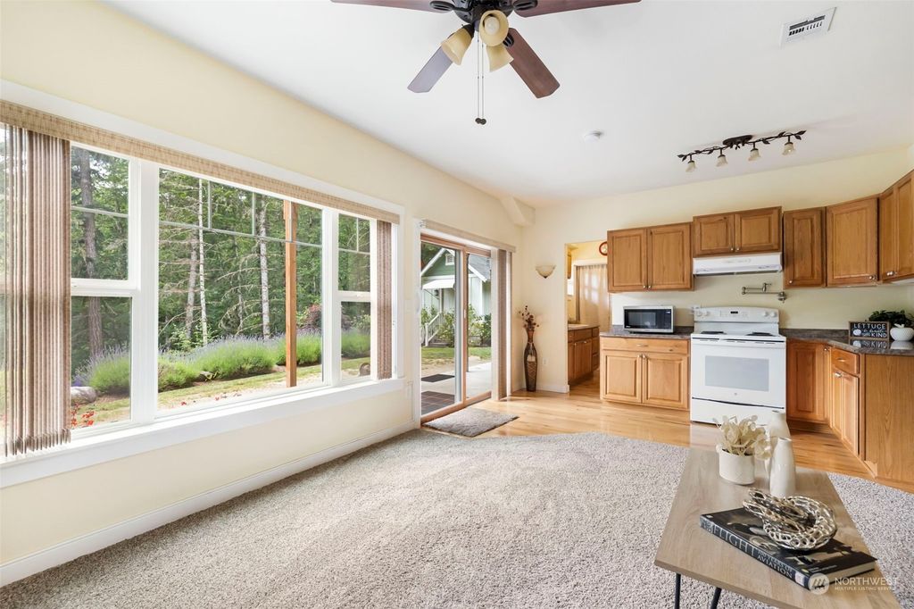 listing image 9368630471359756705