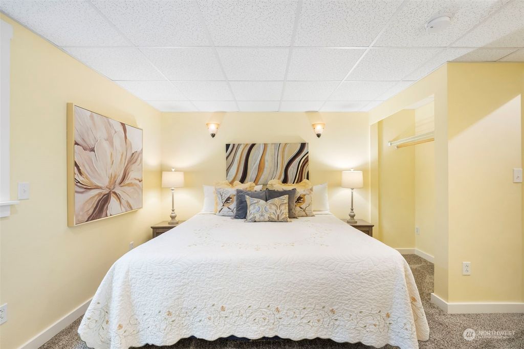 listing image 9364516195036787058