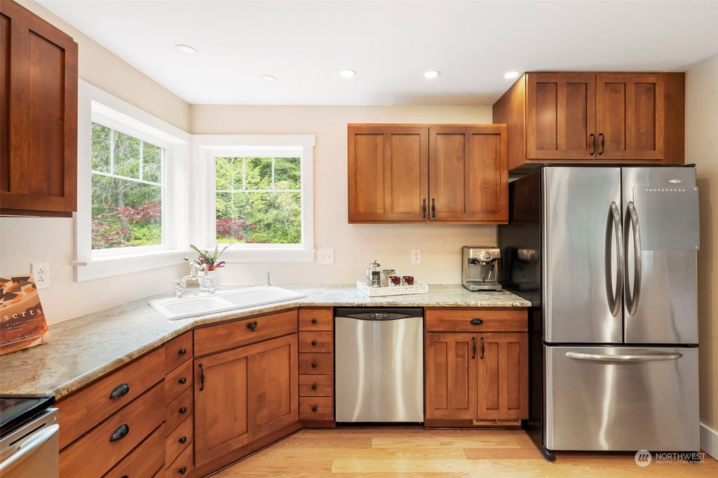 listing image 9362859278139272323