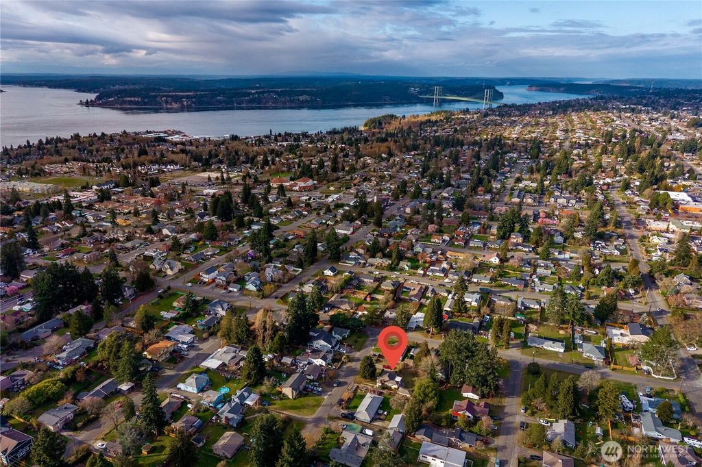 Photo of 3111 Greenwood Avenue W, University Place, WA 98466 (MLS # 2487135)