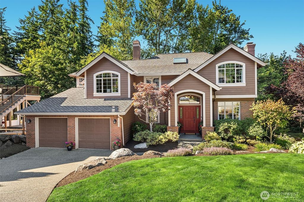 Photo of 16862 SE 56th Place, Bellevue, WA 98006 (MLS # 2409248)