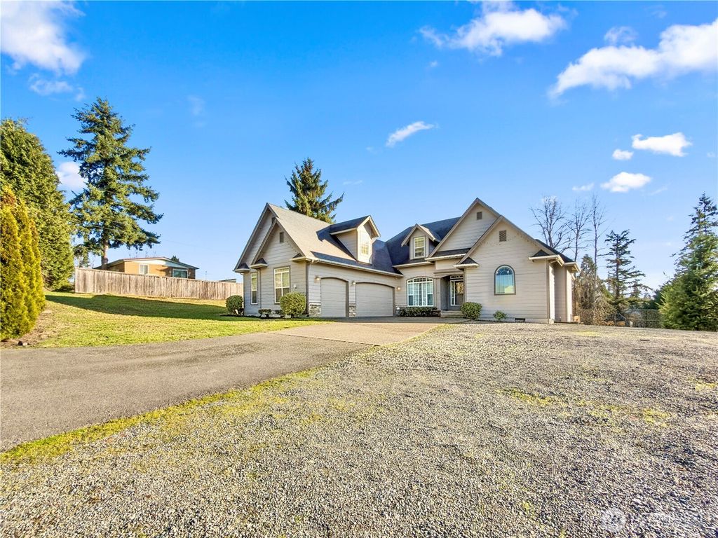 Photo of 6712 94th Street E, Puyallup, WA 98371 (MLS # 2523937)