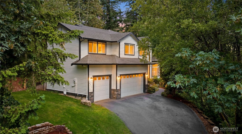 Photo of 6326 247th Avenue NE, Redmond, WA 98053 (MLS # 2536108)