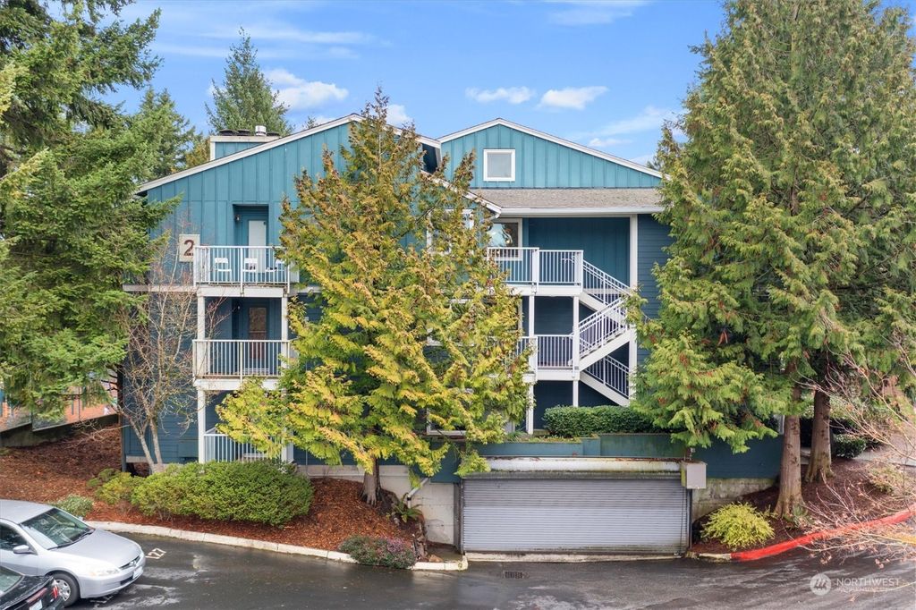 Photo of 300 N 130th Street #2103, Seattle, WA 98133 (MLS # 2194906)