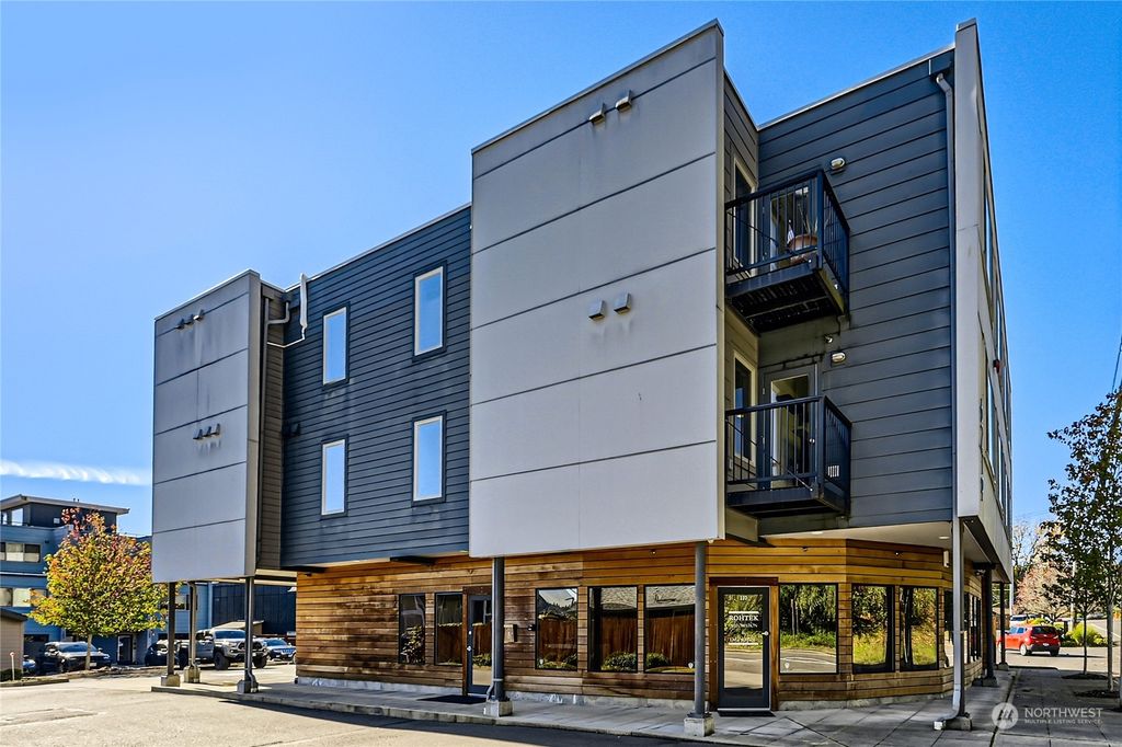 Photo of 6219 NE 181st Street #203, Kenmore, WA 98028 (MLS # 2173401)