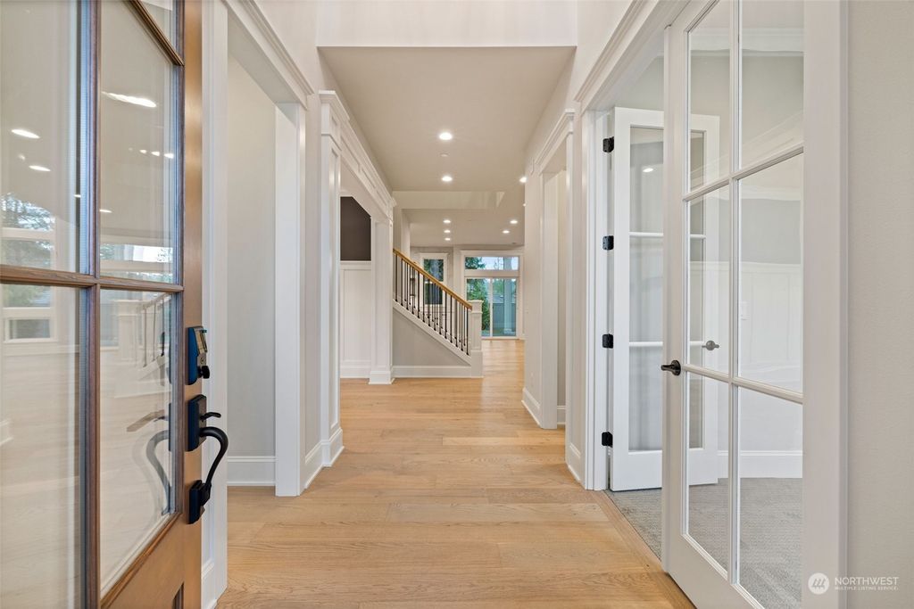 Photo of 5209 Isola Place NW, Issaquah, WA 98027 (MLS # 2208813)