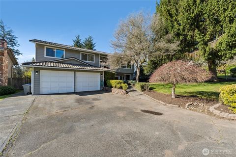 Photo of 3021 NE 201st Place, Lake Forest Park, WA 98155 (MLS # 2505833)