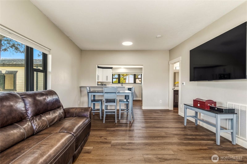 1111 Rooster Road