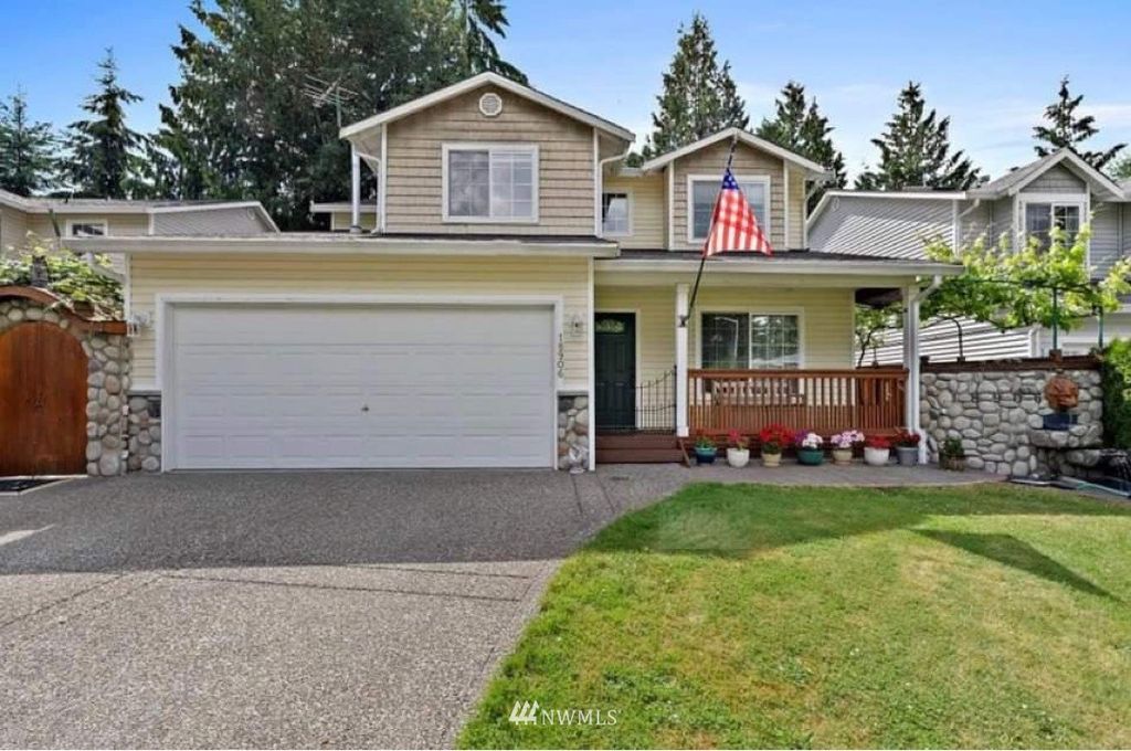 Photo of 18906 21st Avenue W, Lynnwood, WA 98036 (MLS # 1963885)