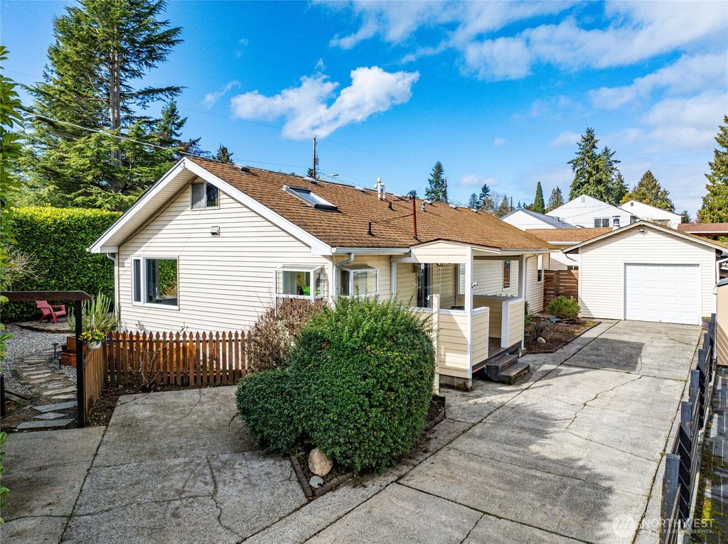 Photo of 10128 35th Avenue SW, Seattle, WA 98146 (MLS # 2488286)