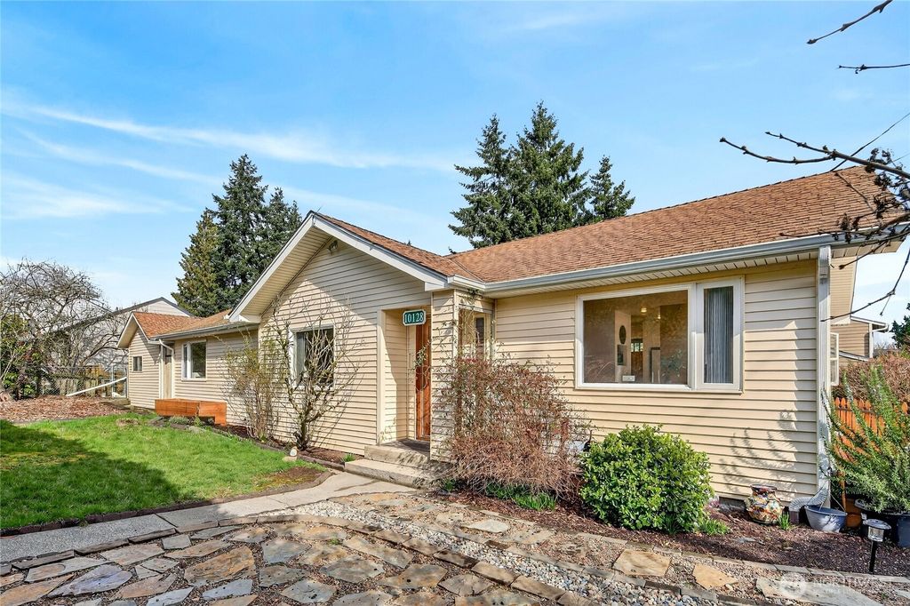 Photo of 10128 35th Avenue SW, Seattle, WA 98146 (MLS # 2488286)