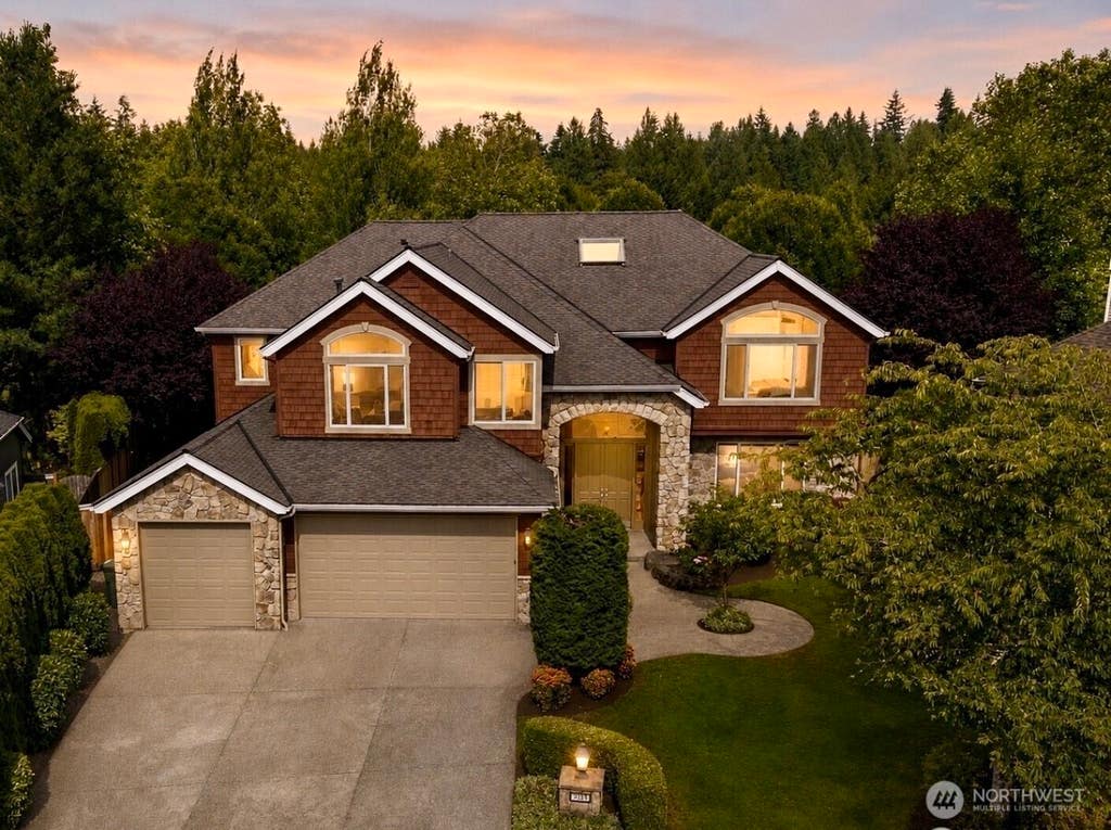 Photo of 3054 205th Court NE, Sammamish, WA 98074 (MLS # 2544761)