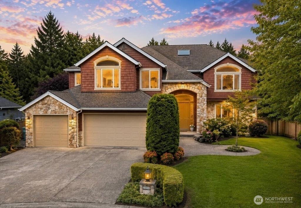 Photo of 3054 205th Court NE, Sammamish, WA 98074 (MLS # 2544761)