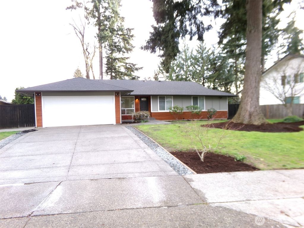 Photo of 3008 Scenic Drive SE, Auburn, WA 98023 (MLS # 2502449)