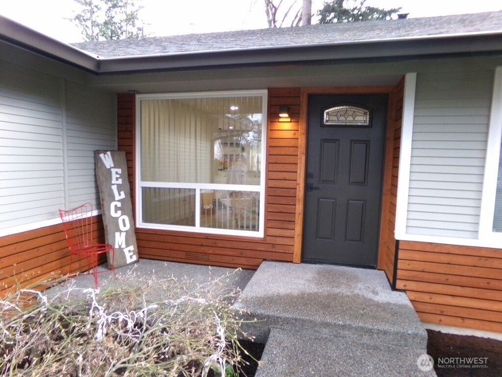 Photo of 3008 Scenic Drive SE, Auburn, WA 98023 (MLS # 2502449)