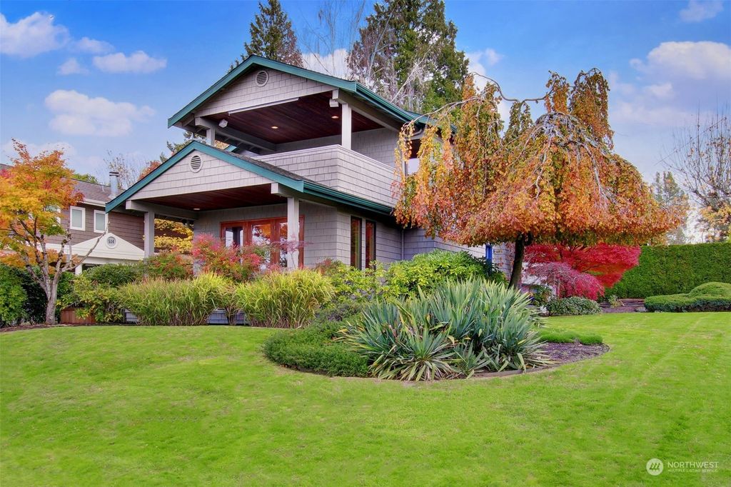 Photo of 410 6th Avenue S, Kirkland, WA 98033 (MLS # 2189510)