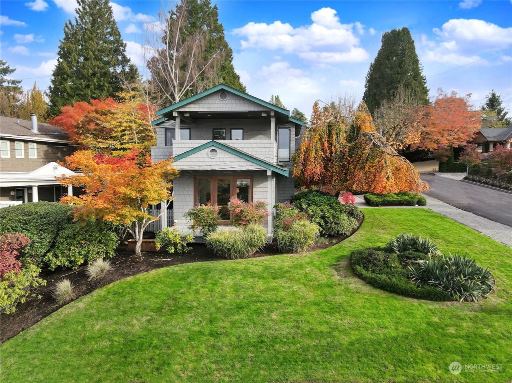 Photo of 410 6th Avenue S, Kirkland, WA 98033 (MLS # 2189510)