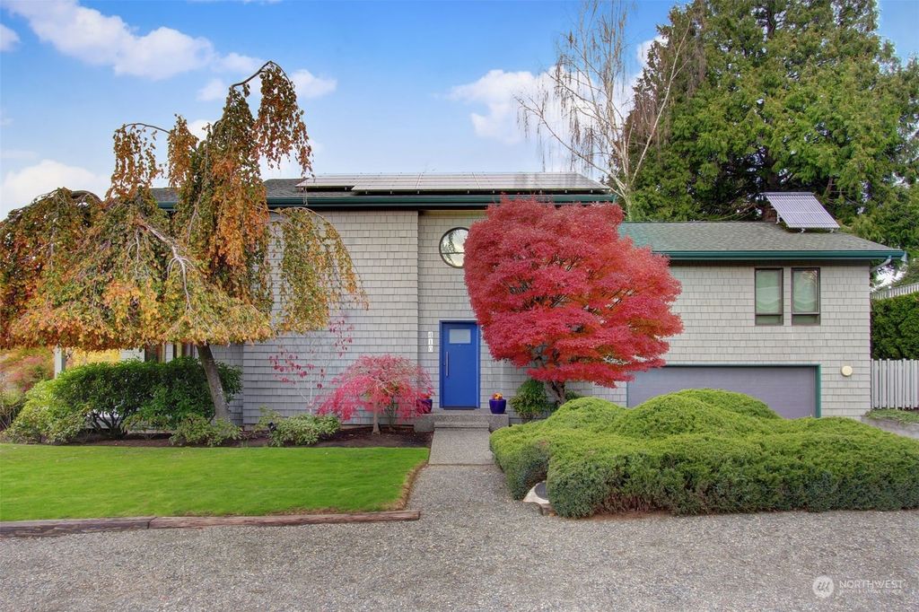 Photo of 410 6th Avenue S, Kirkland, WA 98033 (MLS # 2189510)