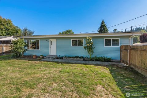 Photo of 2022 42nd Avenue, Longview, WA 98632 (MLS # 2440974)