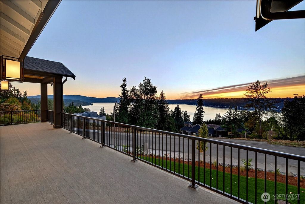Photo of 1642 205th Place NE, Sammamish, WA 98074 (MLS # 2441350)