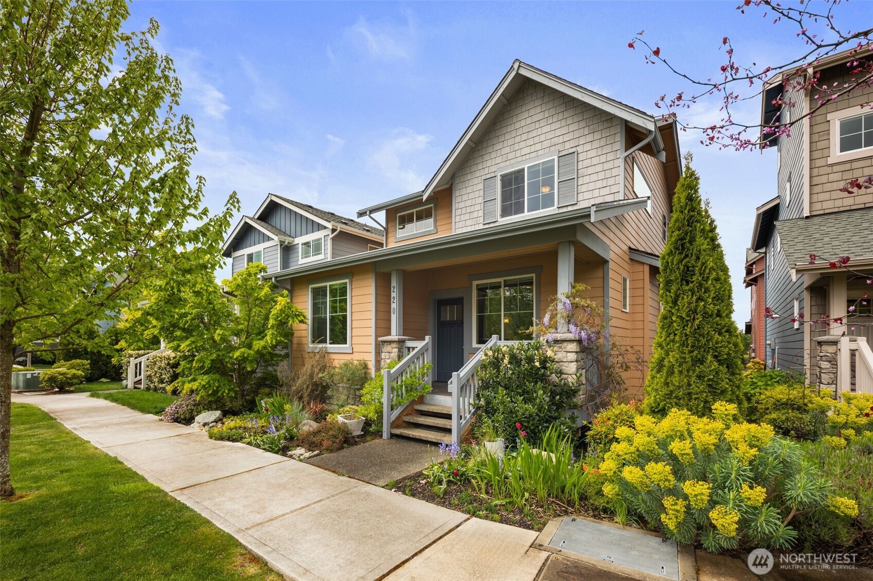 220 Olallie Place NE
