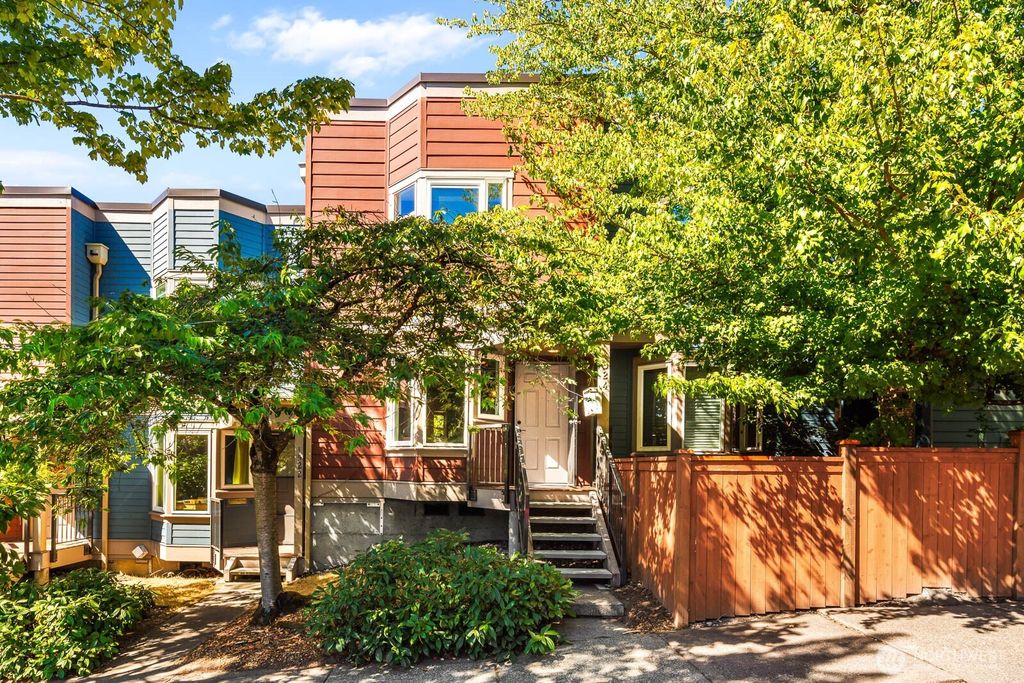 Photo of 1524 E Yesler Way, Seattle, WA 98122 (MLS # 2412811)