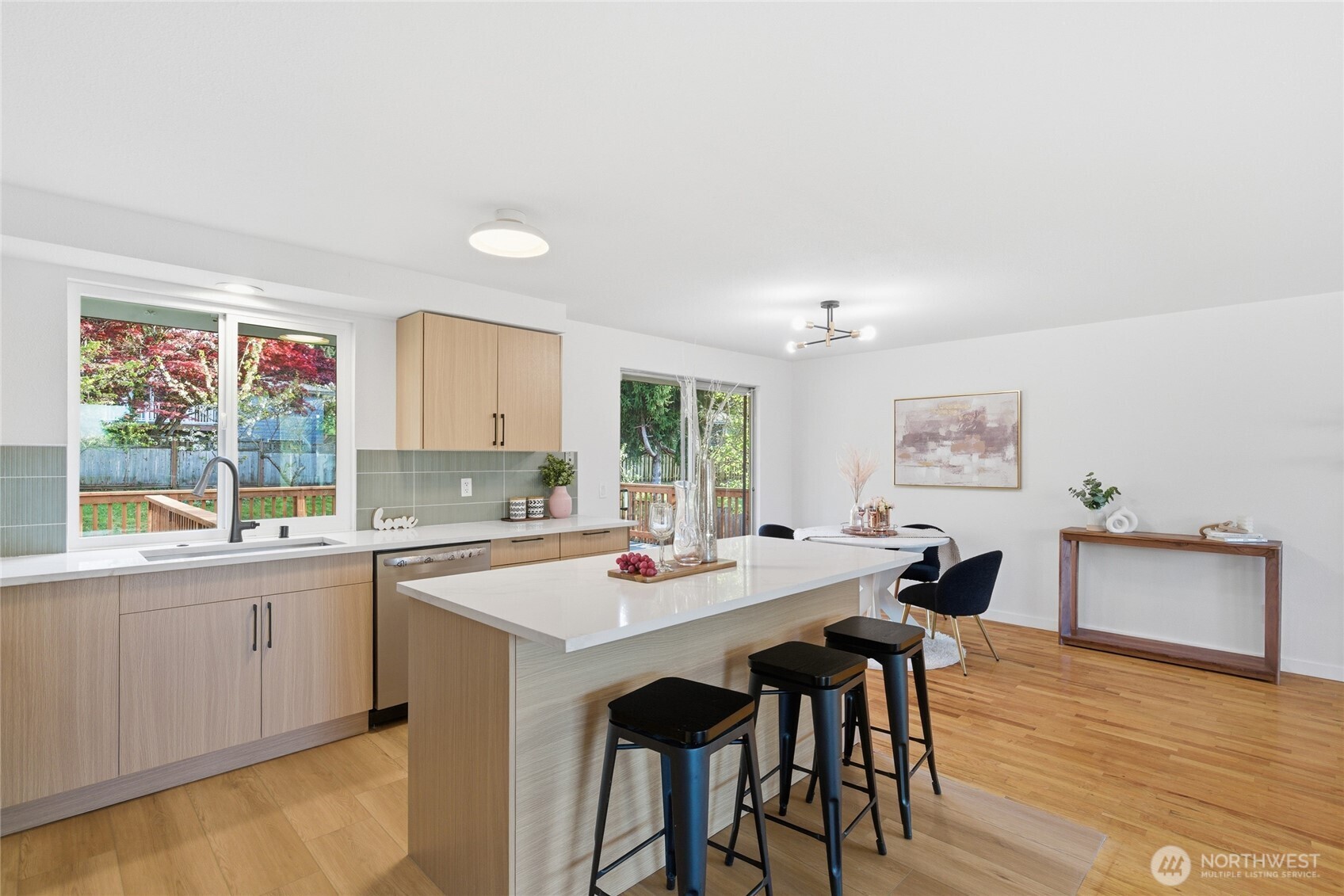 1204 E Laurel Street