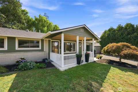 Photo of 602 22nd Street SE, Auburn, WA 98002 (MLS # 2571772)