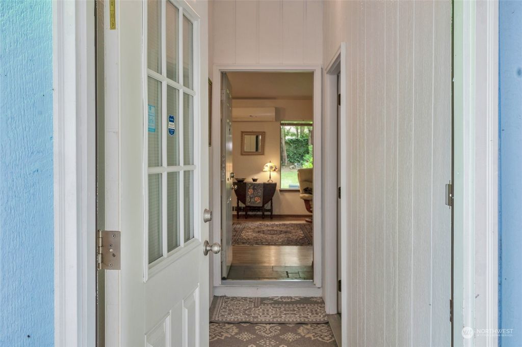 Photo of 24016 54th Avenue W, Lake Forest Park, WA 98043 (MLS # 2257454)