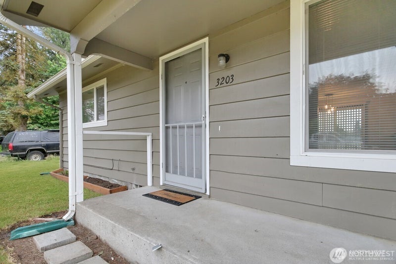 3201 - 3203 Laurel Lane