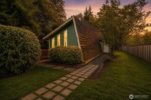 Photo of 10723 324th Place SE, Issaquah, WA 98027 (MLS # 2557759)