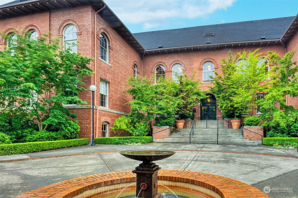 Photo of 1401 5th Avenue W #314, Seattle, WA 98119 (MLS # 2146714)