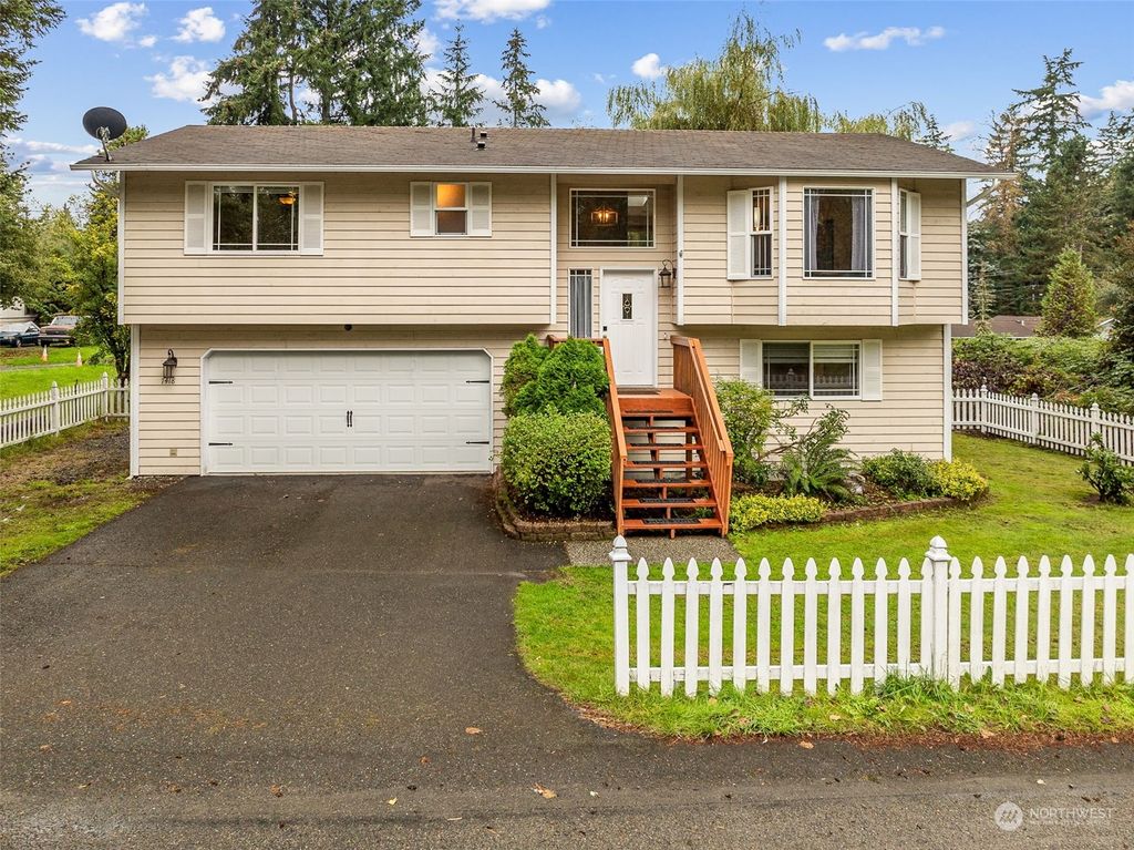 Photo of 7418 SE 180Th Street SE, Snohomish, WA 98296 (MLS # 2296022)