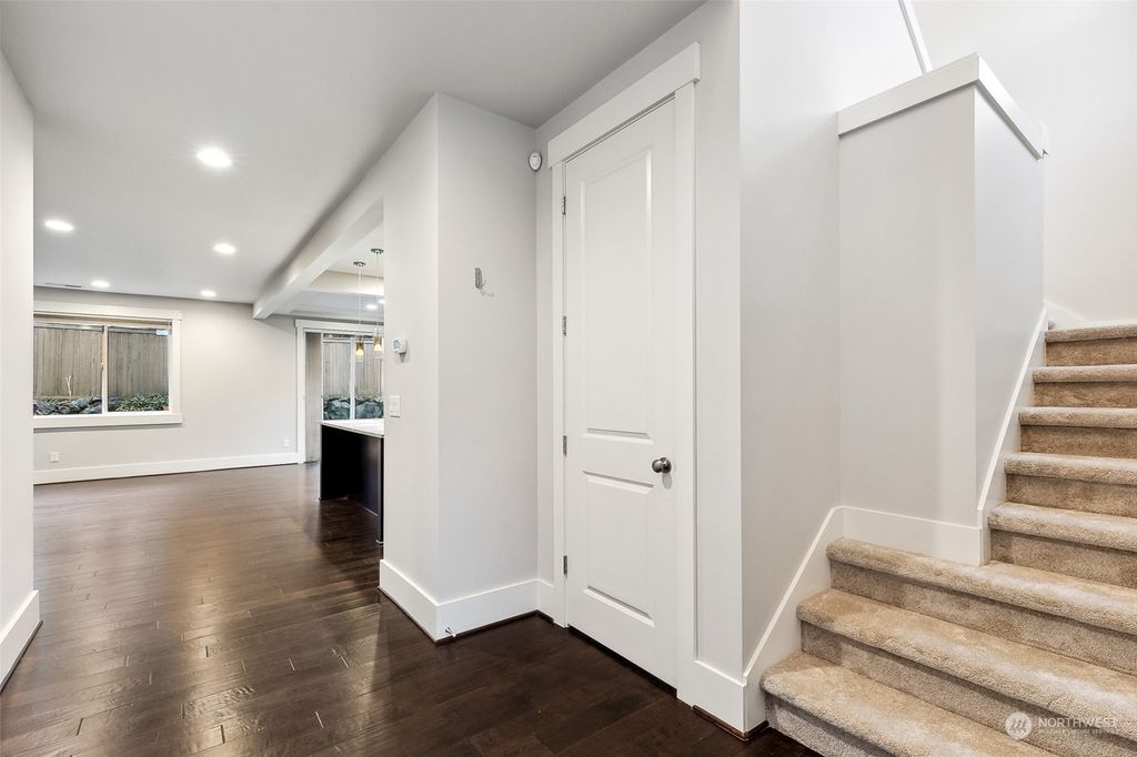 Photo of 604 Field Place NE, Renton, WA 98059 (MLS # 2204508)