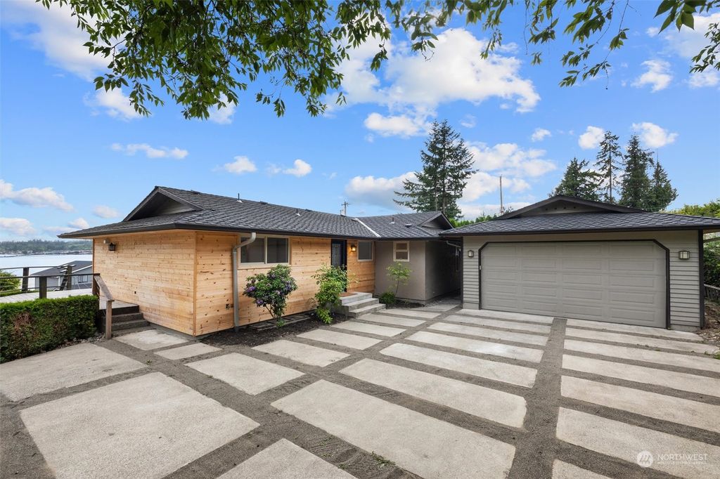Photo of 11321 N Lakeshore Drive, Lake Stevens, WA 98258 (MLS # 2126358)