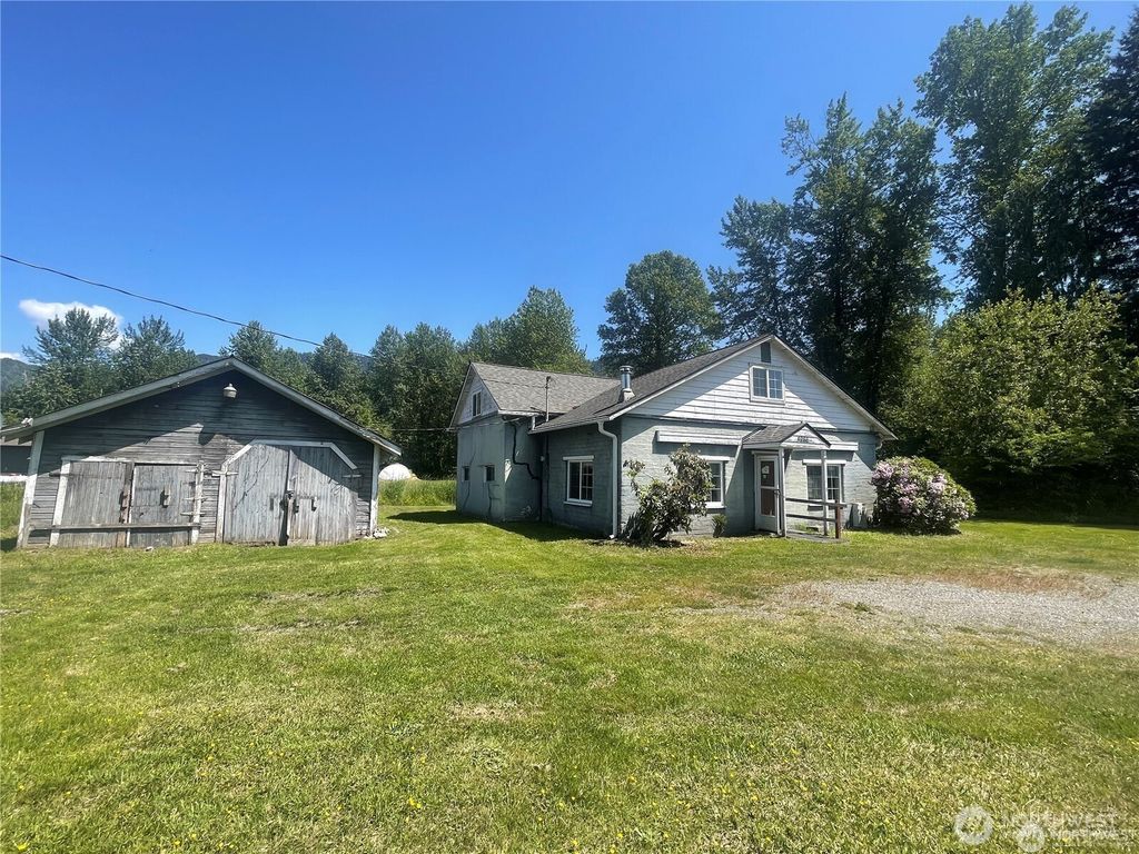 Photo of 4086 Valley Hwy Hwy, Deming, WA 98244 (MLS # 2457929)