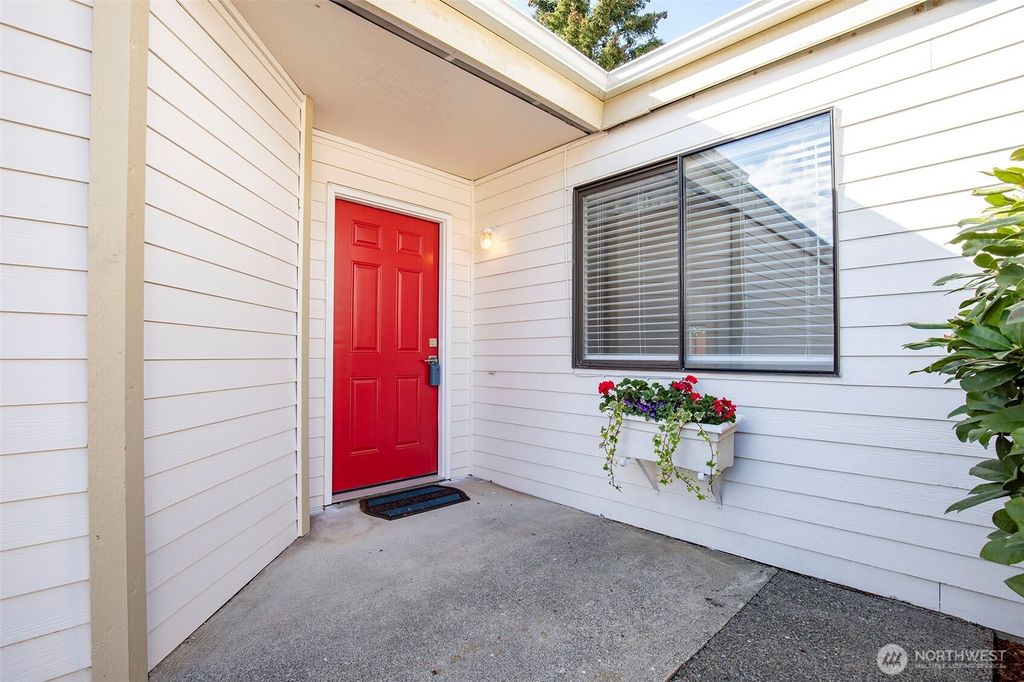 Photo of 13724 SE 257th Court #22, Kent, WA 98042 (MLS # 2363716)